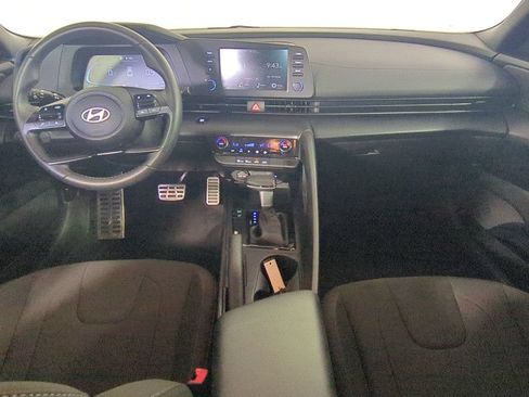 Used 2025 Hyundai Elantra Sport FWD image 16