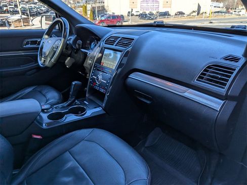 Used 2018 Ford Explorer Sport w/ Equipment Group 401A image 32