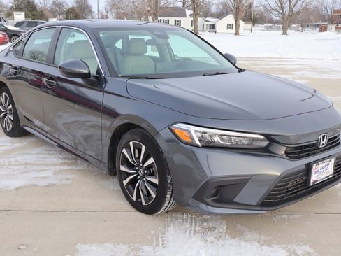 Used 2024 Honda Civic EX image 4