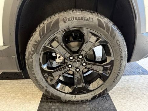 New 2026 Chevrolet Equinox LT w/ Midnight Edition AWD/4WD image 10