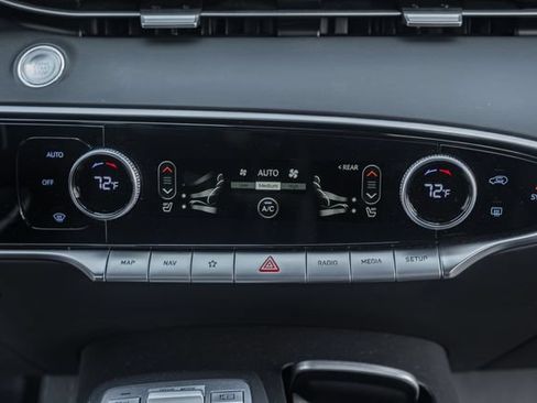 Used 2023 Genesis GV70 2.5T AWD/4WD image 27