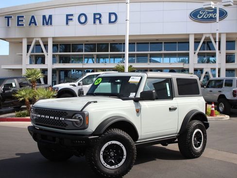 Certified 2024 Ford Bronco Badlands w/ Sasquatch Package AWD/4WD image 2