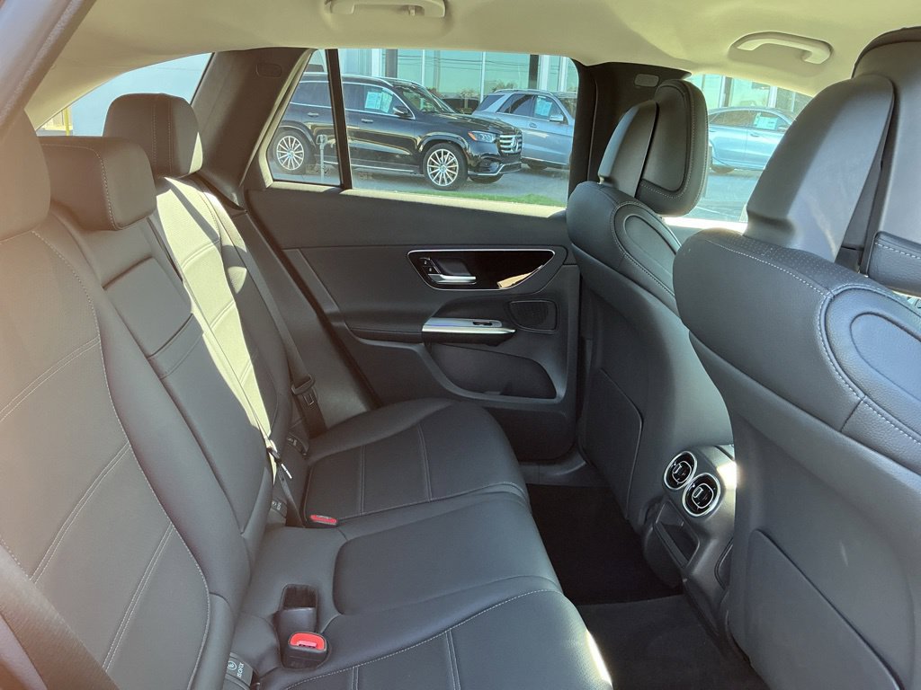 Used 2025 Mercedes-Benz GLC 350e 4MATIC w/ Driver Assistance Package image 23
