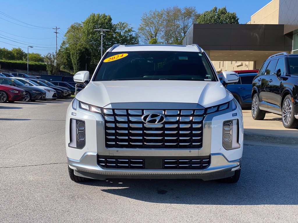 Used 2024 Hyundai Palisade Calligraphy AWD/4WD image 2
