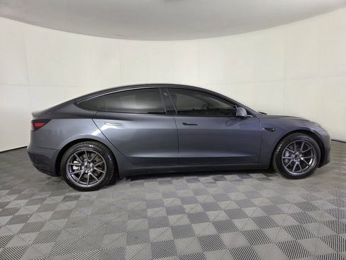Used 2023 Tesla Model 3 Standard Range image 4