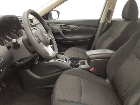 Used 2020 Nissan Rogue S FWD image 17