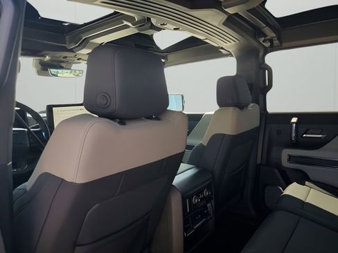 New 2026 GMC Hummer EV 4x4 Crew Cab image 17