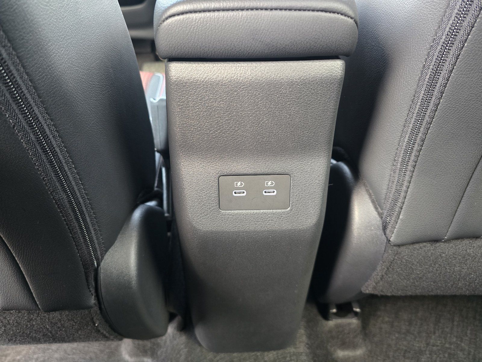 Used 2025 Nissan Kicks SR AWD/4WD image 25