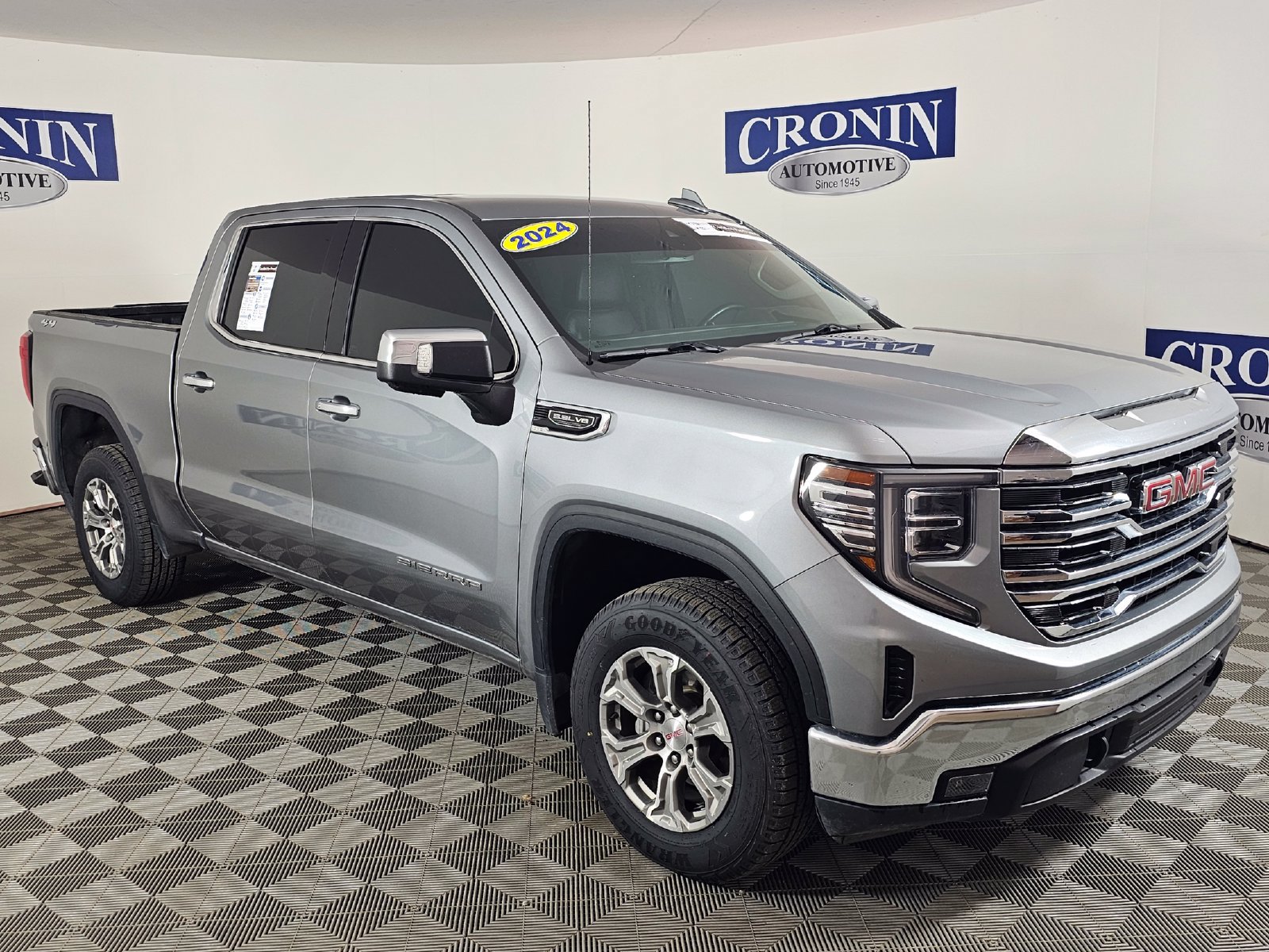 Used 2024 GMC Sierra 1500 SLT AWD/4WD image 8