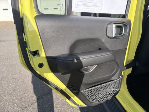 Used 2023 Jeep Wrangler Unlimited Sahara w/ Cold Weather Group image 12