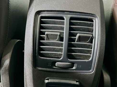 Used 2018 Ford Escape Titanium w/ Ford Safe & Smart Package image 28