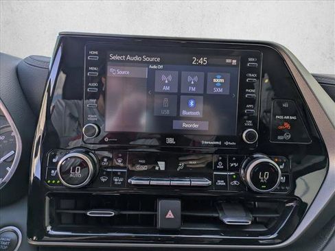 Used 2020 Toyota Highlander Limited image 15