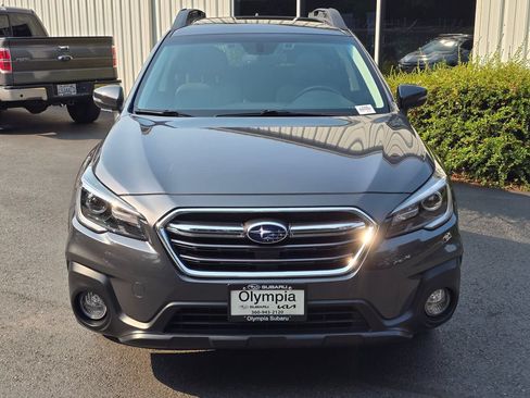 Used 2018 Subaru Outback 3.6R Limited AWD/4WD image 2