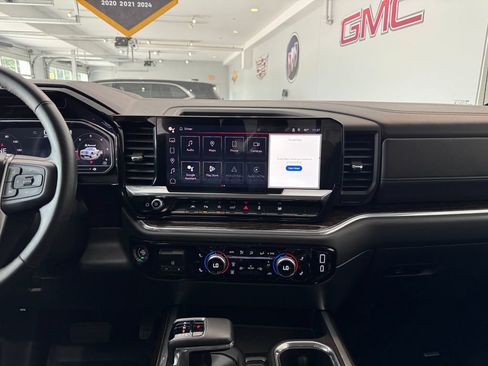Used 2024 GMC Sierra 1500 Elevation w/ Preferred Package AWD/4WD image 19