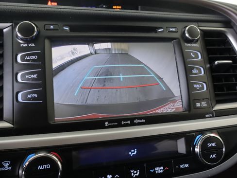 Used 2017 Toyota Highlander XLE image 20