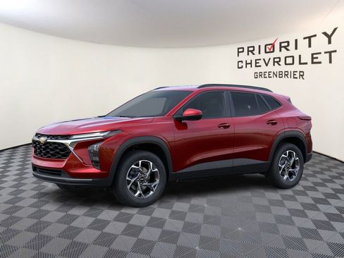 New 2026 Chevrolet Trax LT w/ LT Convenience Package FWD image 2