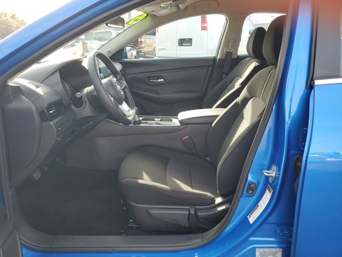 Used 2025 Nissan Sentra SV image 16