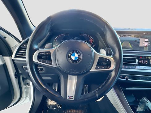 Used 2023 BMW X5 sDrive40i w/ M Sport Package image 11