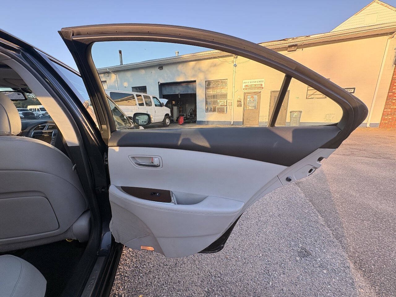 Used 2010 Lexus ES 350 FWD image 16