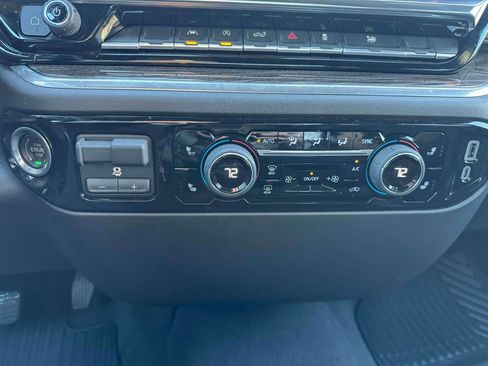 Used 2025 Chevrolet Silverado 1500 LT AWD/4WD image 27