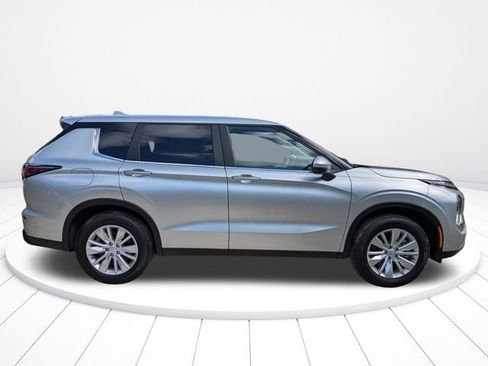 New 2026 Mitsubishi Outlander ES AWD/4WD image 3