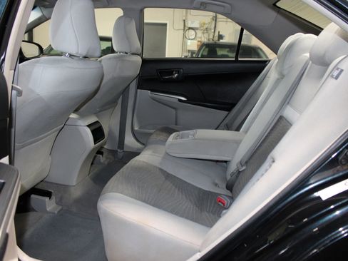 Used 2012 Toyota Camry LE FWD image 20