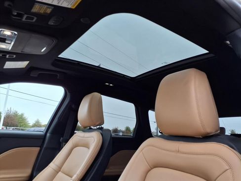 Certified 2022 Lincoln Corsair Reserve w/ Elements Package image 10