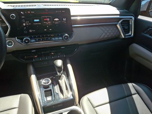 Used 2023 GMC Canyon Denali AWD/4WD image 16