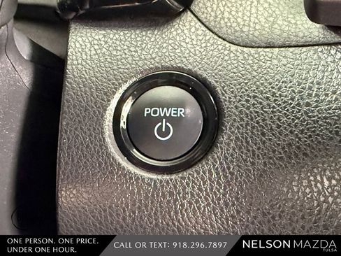 Used 2025 Toyota Camry SE w/ Convenience Package FWD image 30