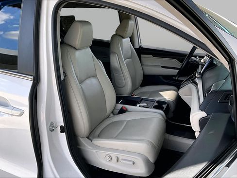 Certified 2025 Honda Odyssey EX-L image 9