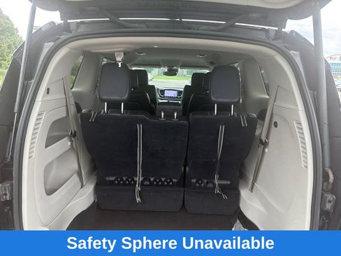 Used 2022 Chrysler Pacifica Touring-L FWD image 20