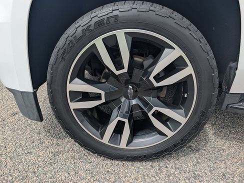 Used 2018 Chevrolet Tahoe LT AWD/4WD image 11