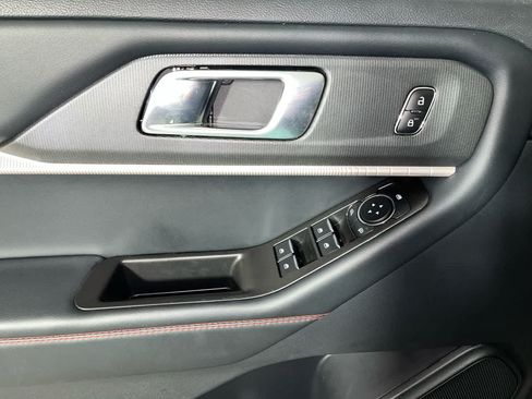 Used 2025 Ford Explorer ST-Line AWD/4WD image 13