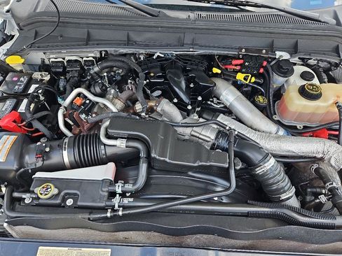 Used 2016 Ford F550 2WD Regular Cab Super Duty image 41