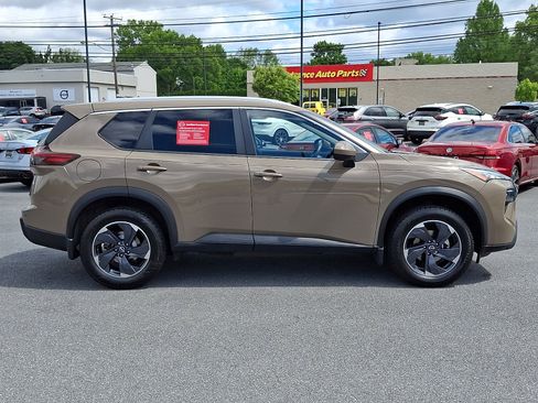 Certified 2024 Nissan Rogue SV w/ SV Premium Package AWD/4WD image 9