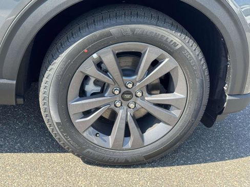 New 2026 Ford Explorer Active w/ Active Comfort Package AWD/4WD image 8