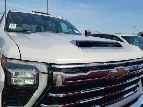 Used 2024 Chevrolet Silverado 3500 LTZ w/ LTZ Plus Package image 2