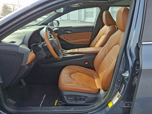 Certified 2022 Toyota Avalon Limited w/ Advanced Safety Package image 15
