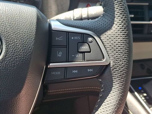 Used 2026 Toyota Sienna Limited AWD/4WD image 23