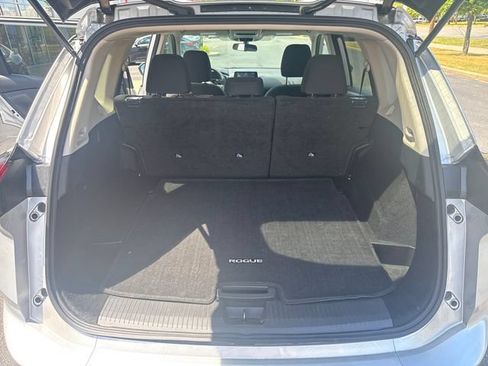 Used 2024 Nissan Rogue S FWD image 27