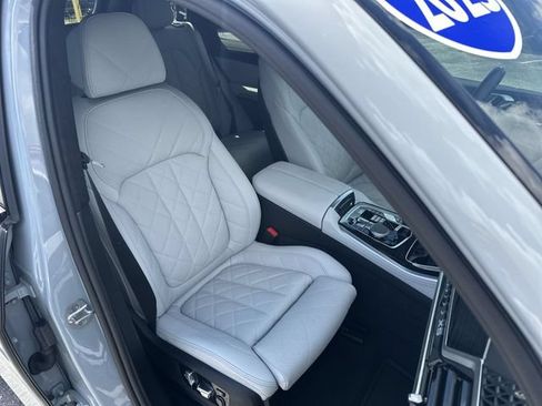 Used 2025 BMW X5 sDrive40i w/ M Sport Package RWD image 27