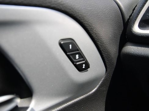 Used 2023 Chrysler Pacifica Touring-L w/ S Appearance Package image 23