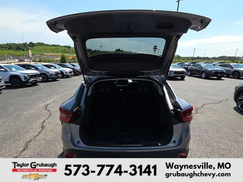 New 2026 Chevrolet Trax LS w/ LS Convenience Package FWD image 31
