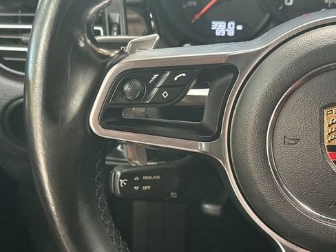 Used 2021 Porsche Macan image 30
