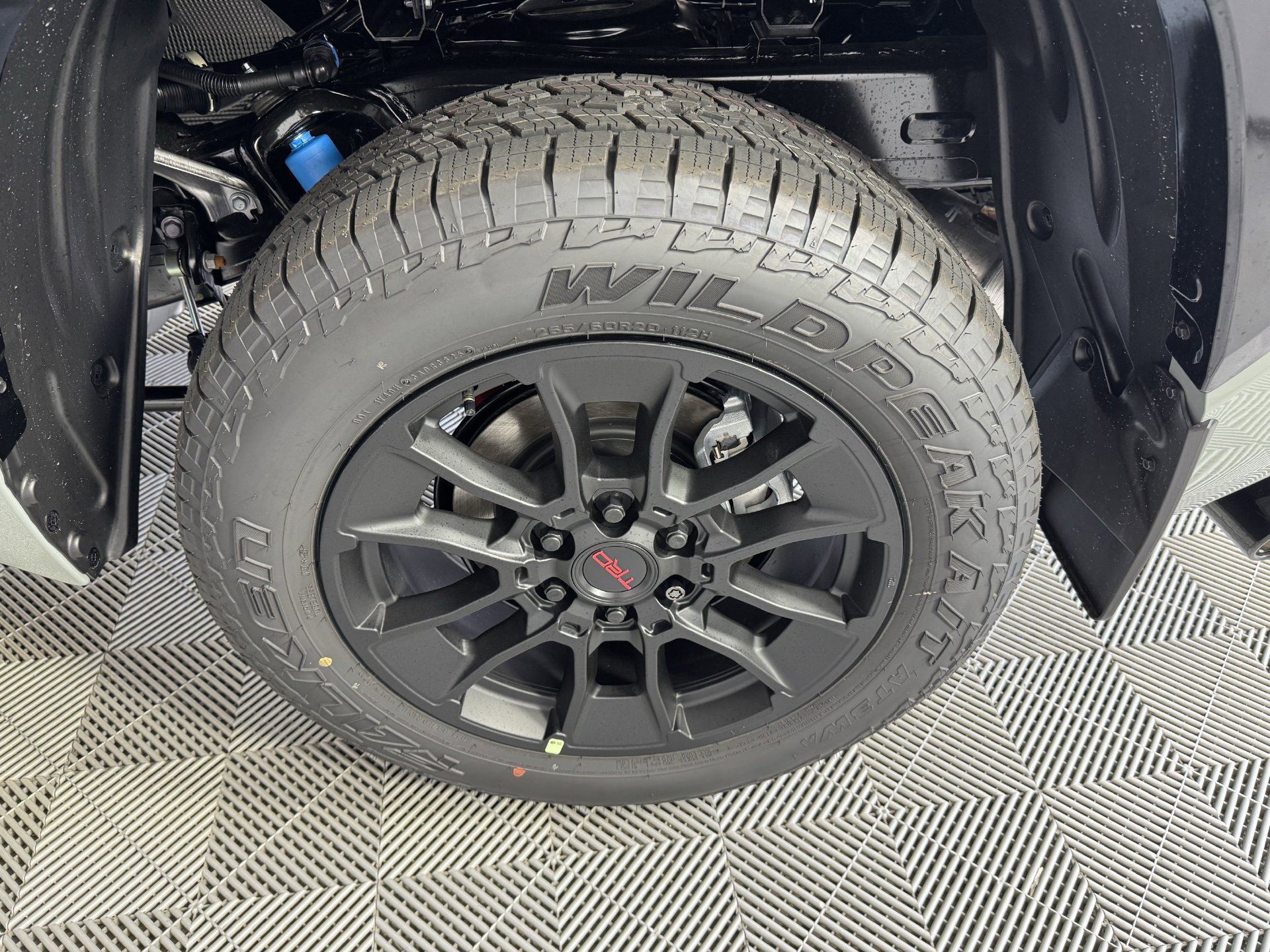 New 2026 Toyota Tundra Platinum w/ TRD Off-Road Package AWD/4WD image 15