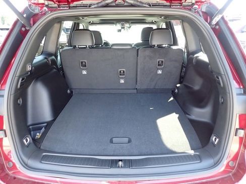 New 2025 Jeep Grand Cherokee Altitude image 6