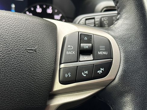 Used 2022 Ford Explorer XLT w/ Equipment Group 202A image 32