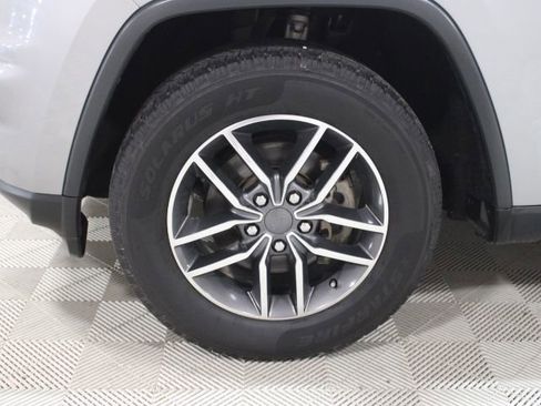 Used 2019 Jeep Grand Cherokee Limited AWD/4WD image 41