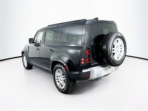 Used 2025 Land Rover Defender 110 S image 7