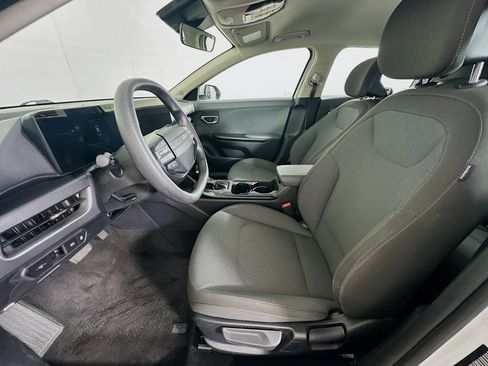 Used 2025 Kia K4 FWD image 13